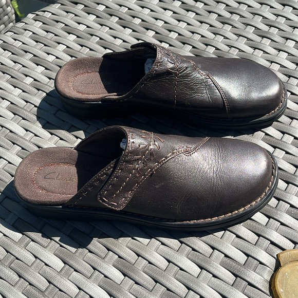 Clarks Shoes - Picture 2 of 11